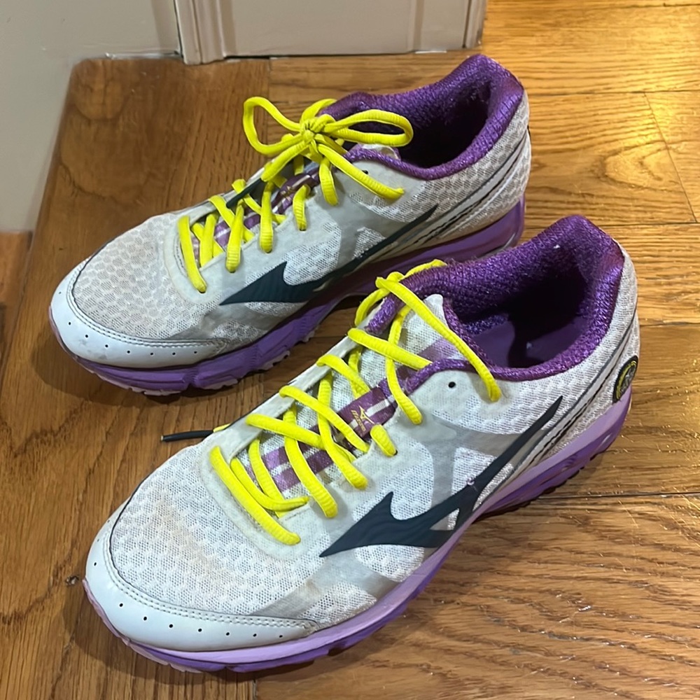 Mizuno Running Shoes “Wave Rider 17”